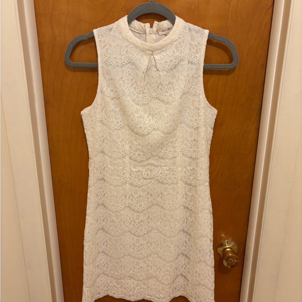 Elegant White Lace Sleeveless Dress